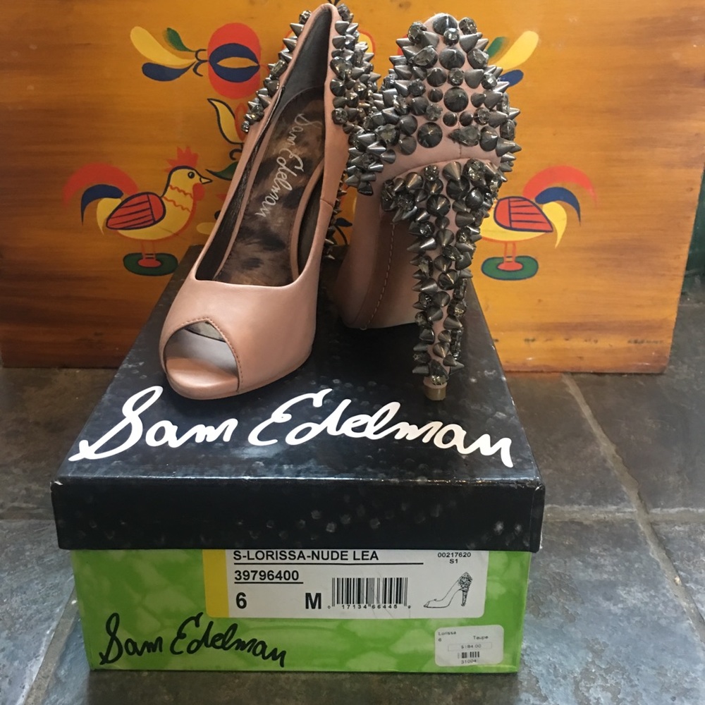 Sam Edelman Lorissa Nude Peep Toe Stud Heels Sz 6M